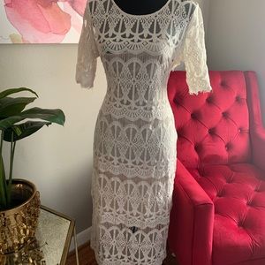 Lace body con midi dress